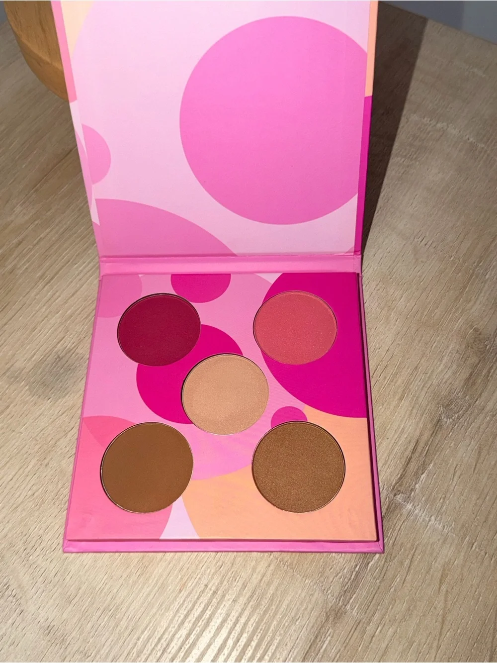 Coastal Scents NEVER USED Multi-Shade Face Palette — 5-Pan Blush & Bronzer